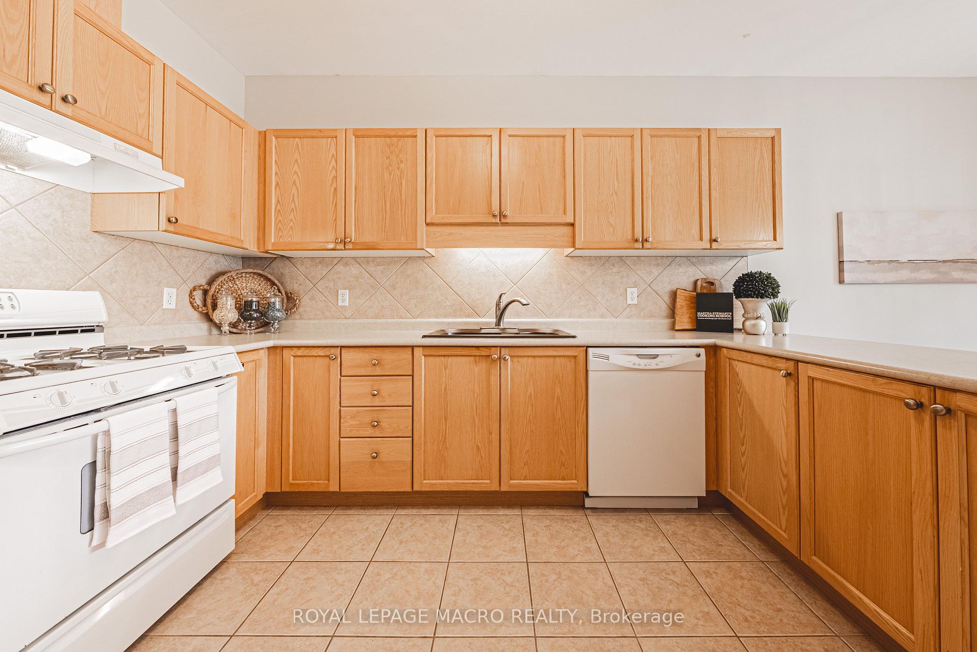 Photo 13 of Unit 59, 34 Southbrook Drive, Hamilton, Binbrook — HOMEH
