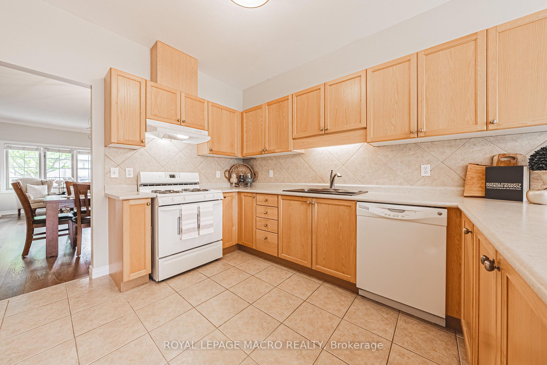 Photo 14 of Unit 59, 34 Southbrook Drive, Hamilton, Binbrook — HOMEH