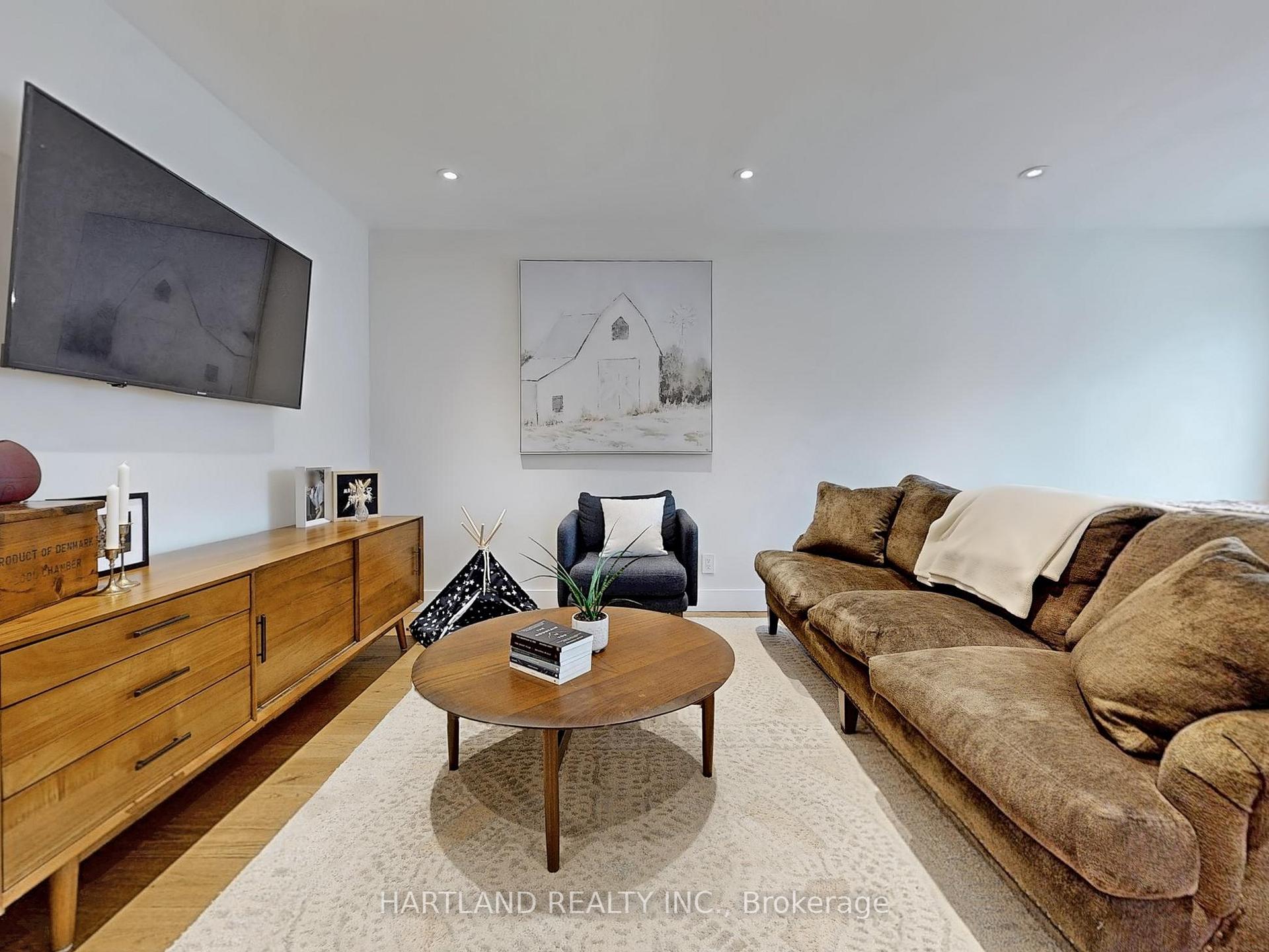Photo 3 of 61 Davis Road, Aurora, Aurora Highlands — HOMEH