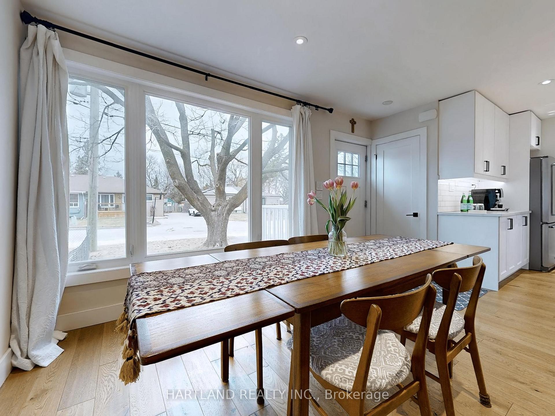 Photo 9 of 61 Davis Road, Aurora, Aurora Highlands — HOMEH