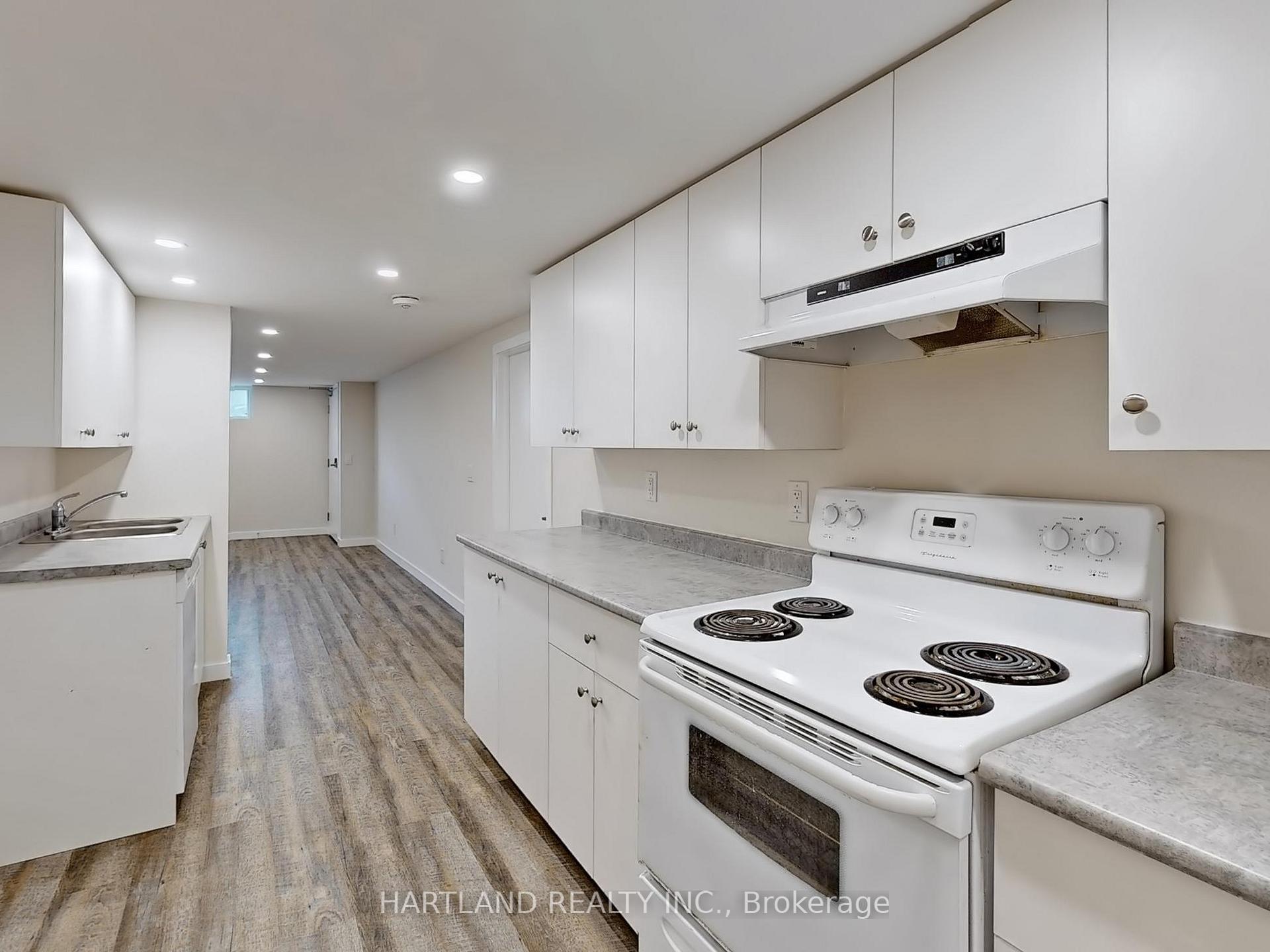 Photo 32 of 61 Davis Road, Aurora, Aurora Highlands — HOMEH