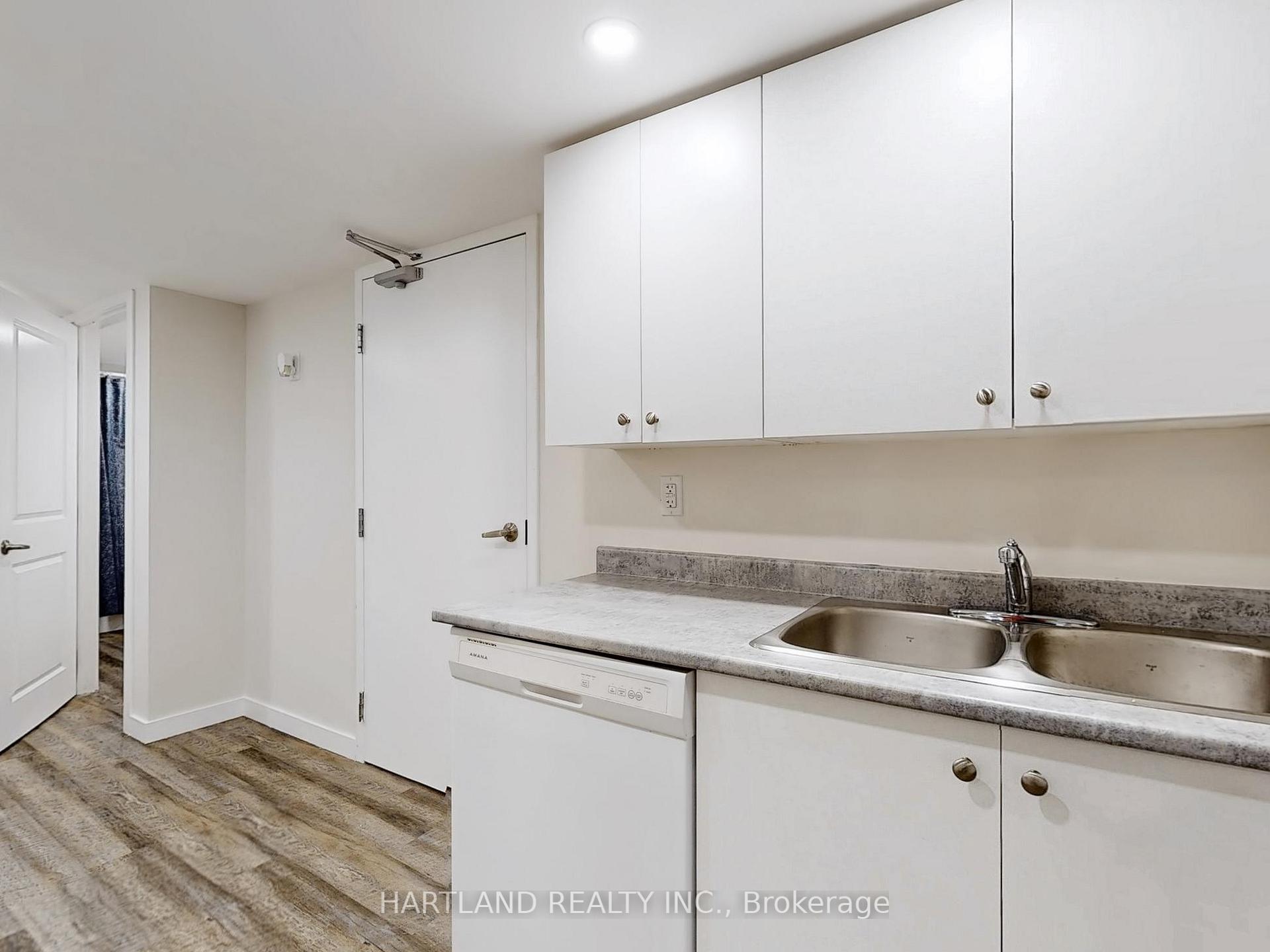 Photo 35 of 61 Davis Road, Aurora, Aurora Highlands — HOMEH