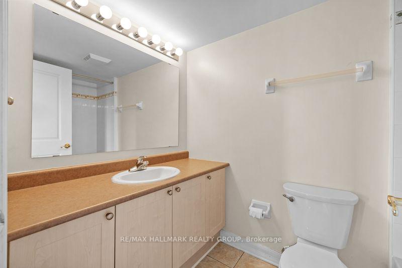 Photo 5 of Unit 4C, 310 Central Park Drive, Ottawa, Central Park — HOMEH