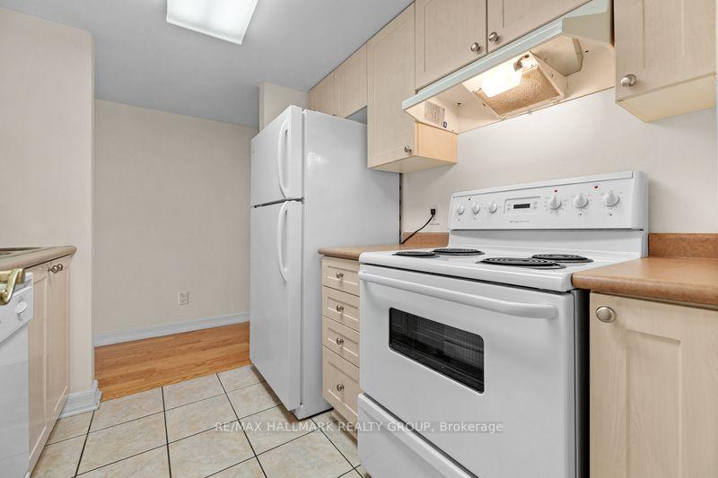 Photo 6 of Unit 4C, 310 Central Park Drive, Ottawa, Central Park — HOMEH