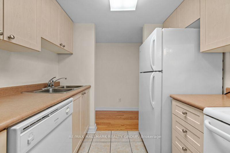 Photo 7 of Unit 4C, 310 Central Park Drive, Ottawa, Central Park — HOMEH