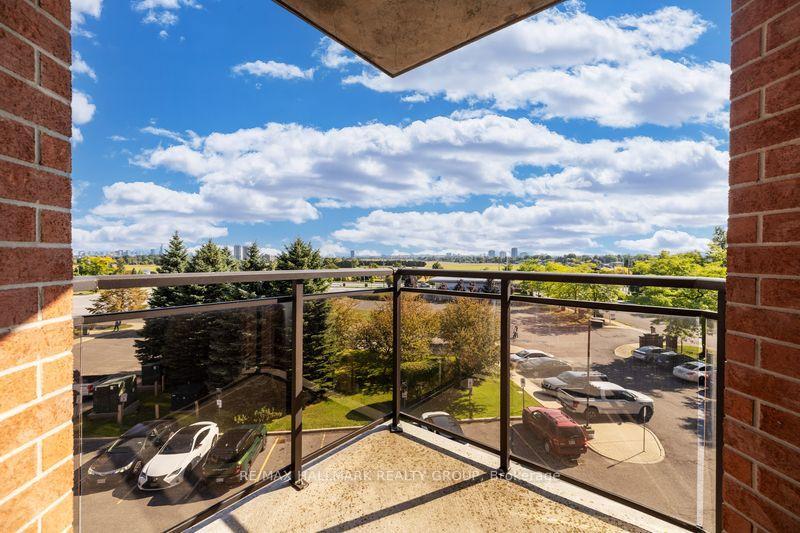 Photo 9 of Unit 4C, 310 Central Park Drive, Ottawa, Central Park — HOMEH