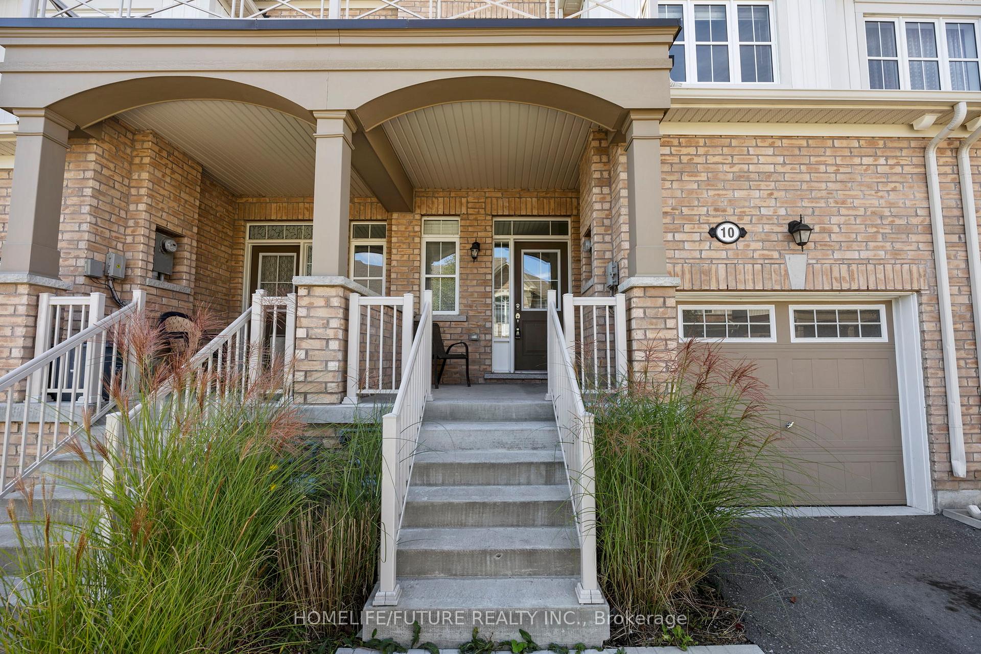 Photo 2 of 10 Brent Crescent, Clarington, Bowmanville — HOMEH