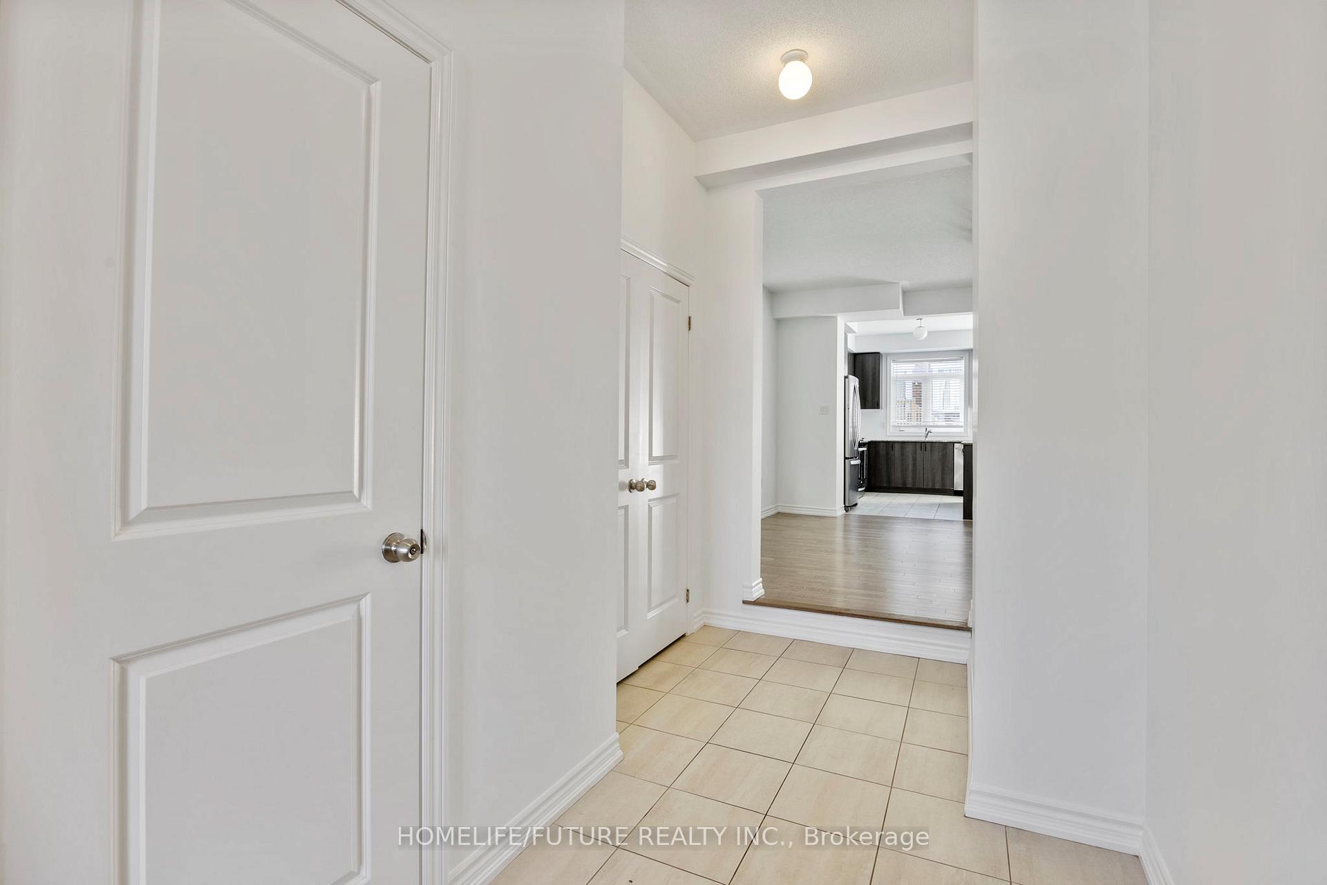 Photo 4 of 10 Brent Crescent, Clarington, Bowmanville — HOMEH