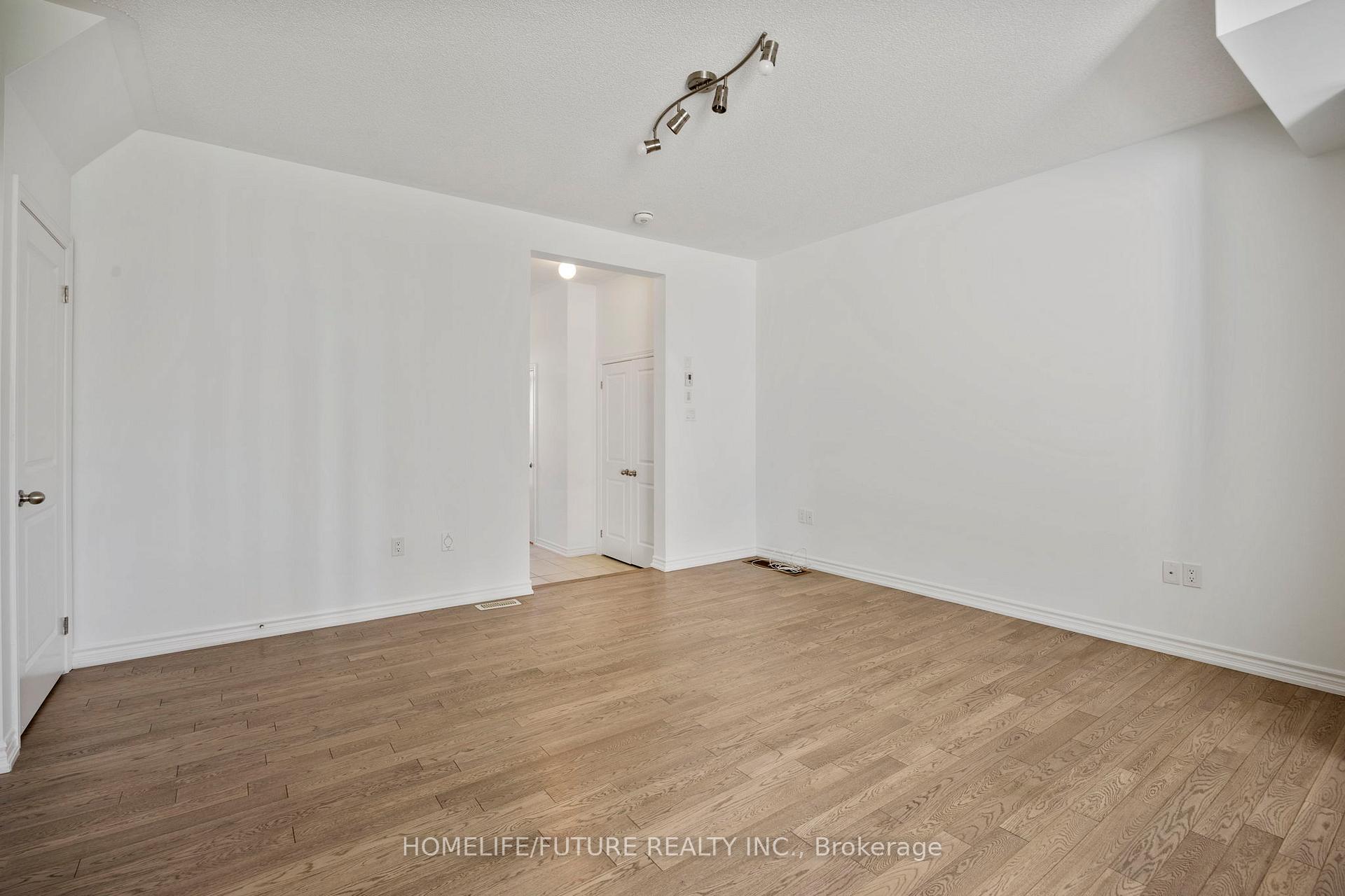 Photo 8 of 10 Brent Crescent, Clarington, Bowmanville — HOMEH