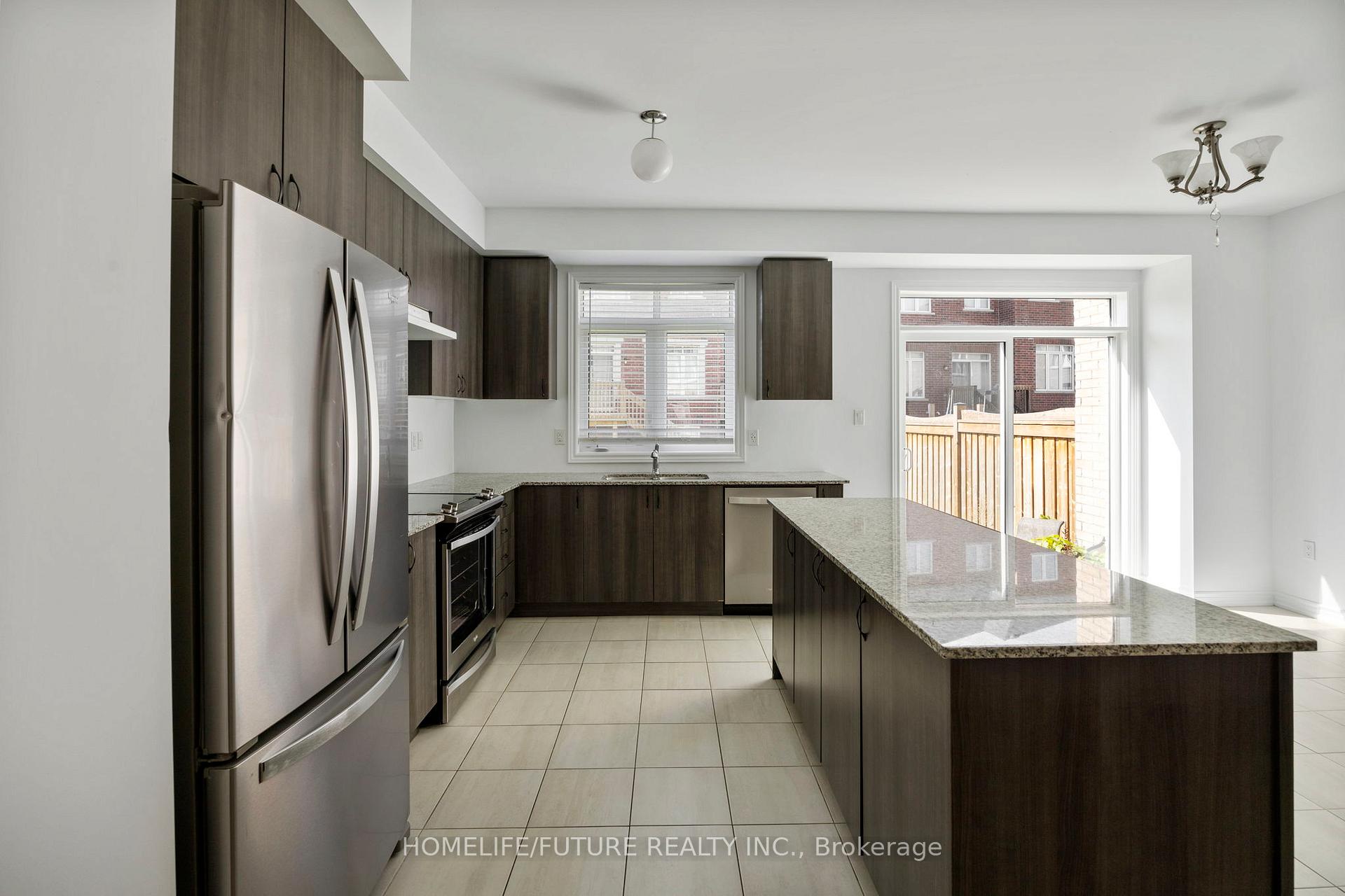 Photo 13 of 10 Brent Crescent, Clarington, Bowmanville — HOMEH