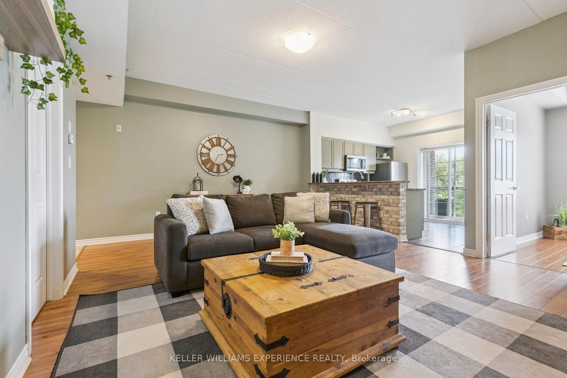 Photo 4 of Unit 301, 308 Watson Parkway N, Guelph, Grange Road — HOMEH
