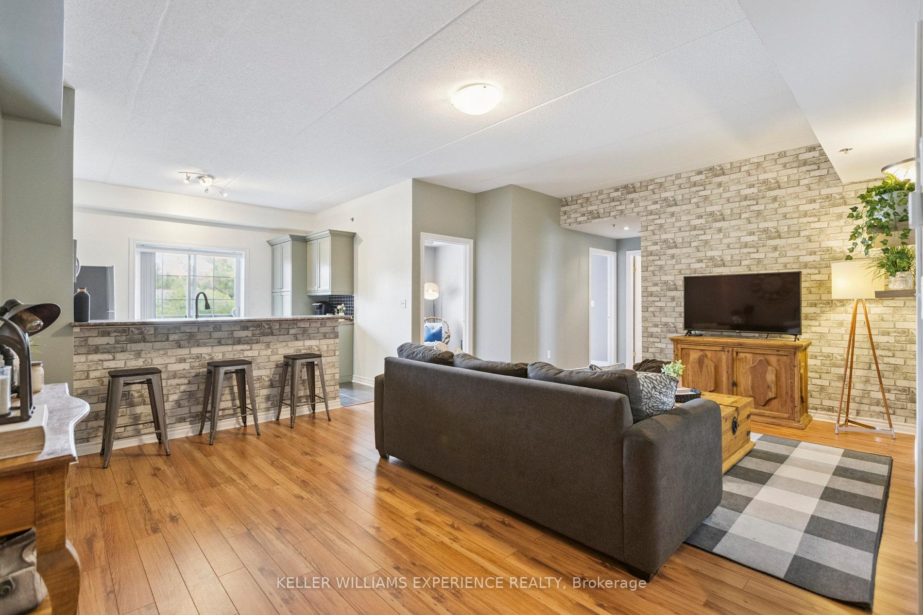 Photo 6 of Unit 301, 308 Watson Parkway N, Guelph, Grange Road — HOMEH
