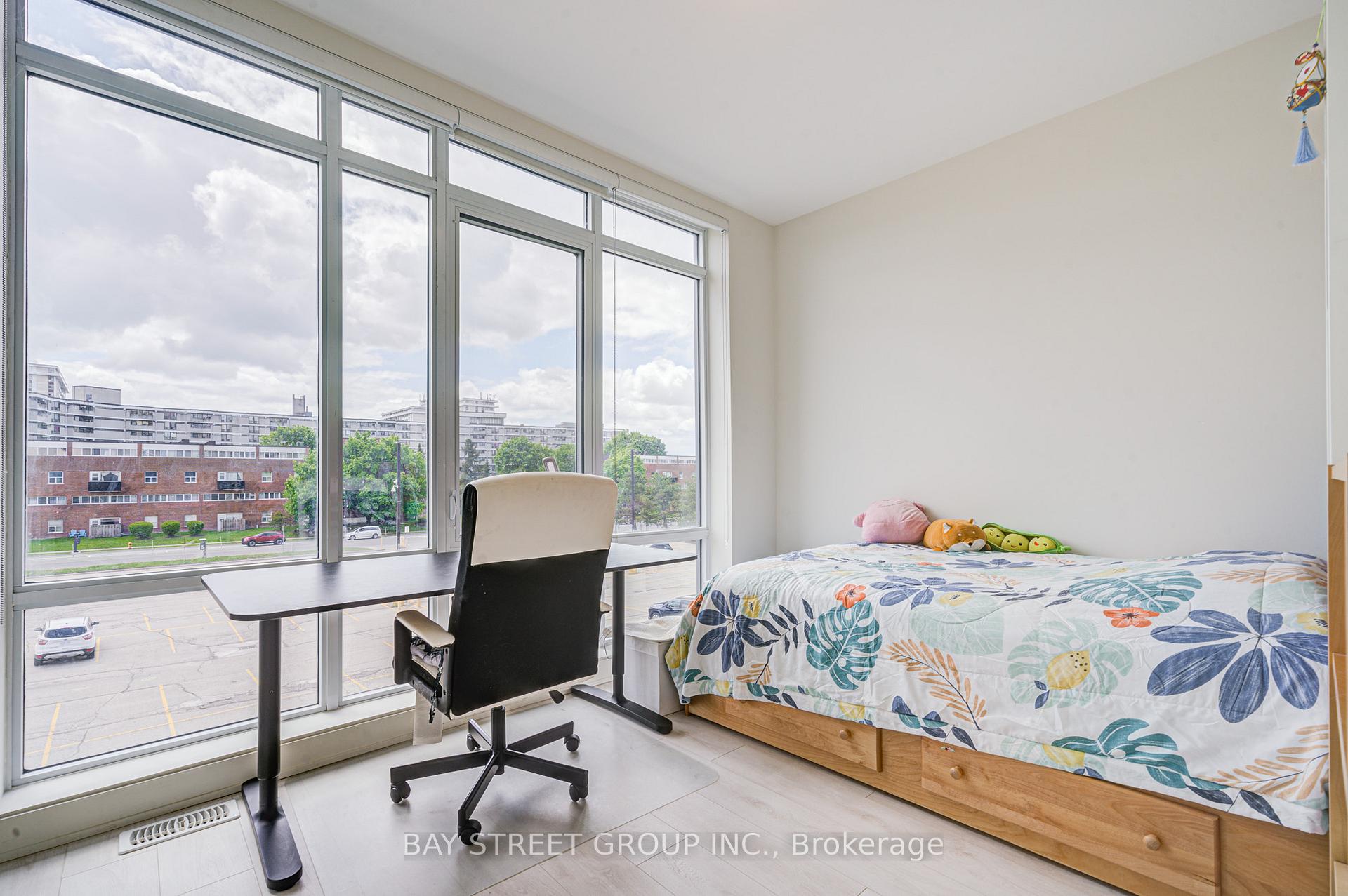 Photo 22 of 27 Sonic Way, Toronto, Flemingdon Park — HOMEH