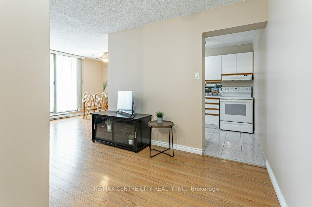 Photo 4 of Unit 110, 1103 Jalna Boulevard, London, South X — HOMEH