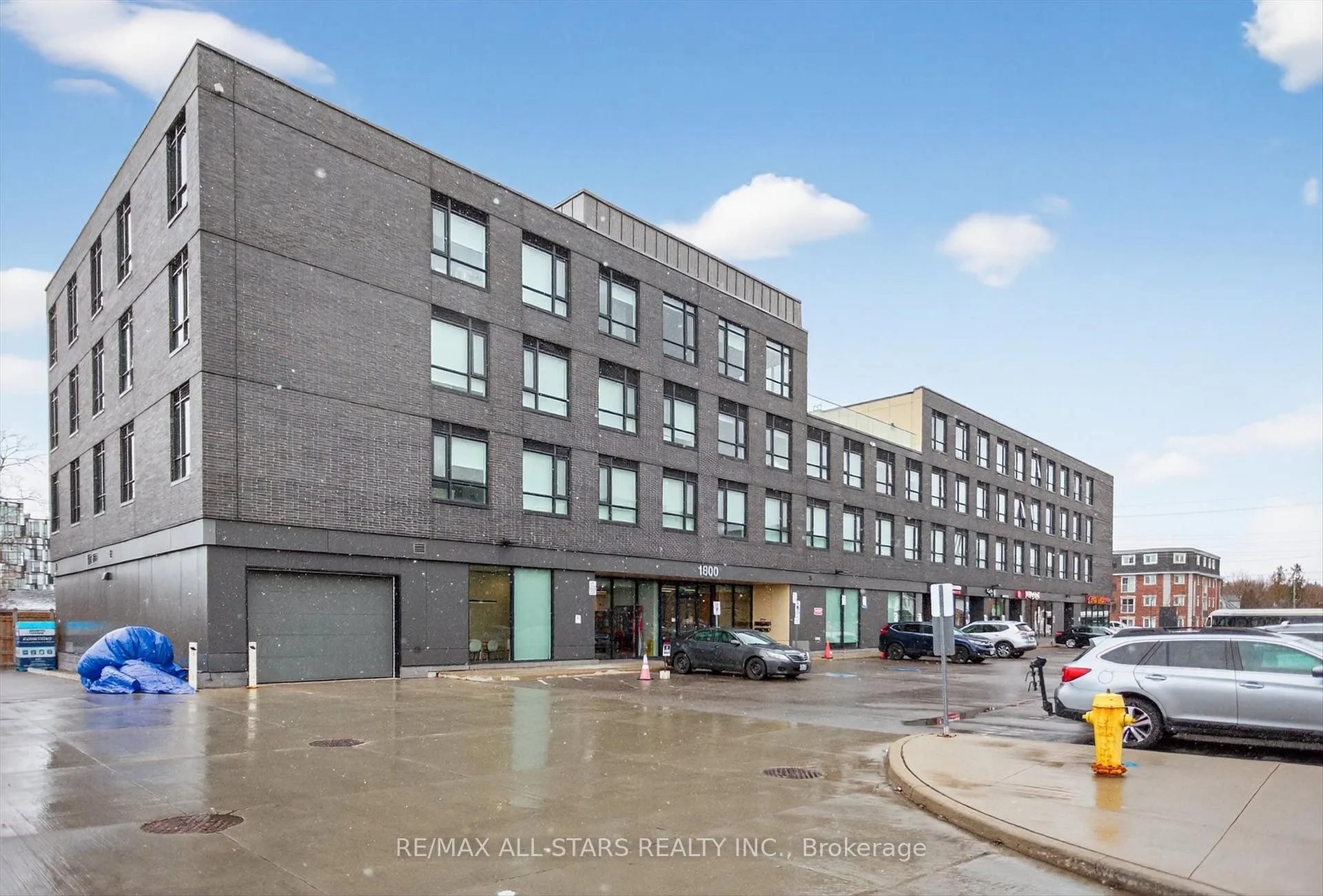 Front of Unit 220, 1800 Simcoe Street N