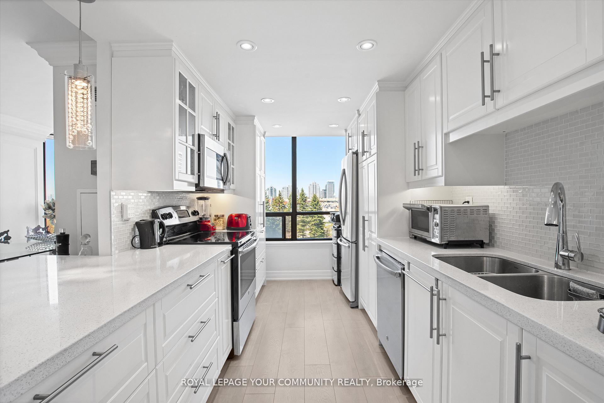 Photo 6 of Unit 503, 7420 Bathurst Street, Vaughan, Brownridge — HOMEH