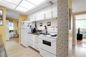 Photo 13 of Unit 913, 555 Brittany Drive, Ottawa, Viscount Alexander Park — HOMEH