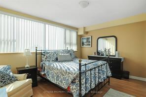 Photo 15 of Unit 913, 555 Brittany Drive, Ottawa, Viscount Alexander Park — HOMEH