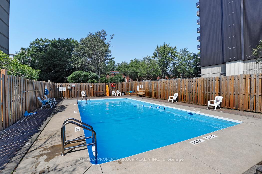 Photo 24 of Unit 913, 555 Brittany Drive, Ottawa, Viscount Alexander Park — HOMEH