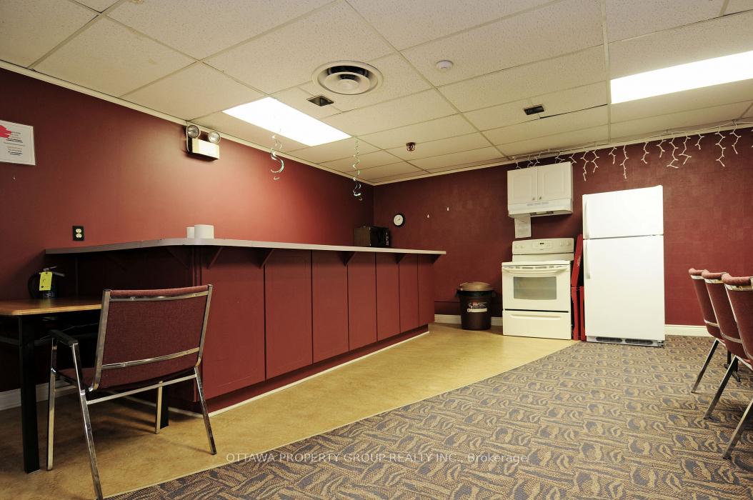 Photo 25 of Unit 913, 555 Brittany Drive, Ottawa, Viscount Alexander Park — HOMEH