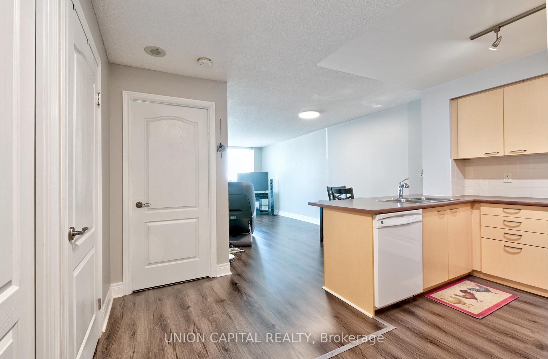 Photo 3 of Unit 717, 62 Suncrest Boulevard, Markham, Commerce Valley — HOMEH