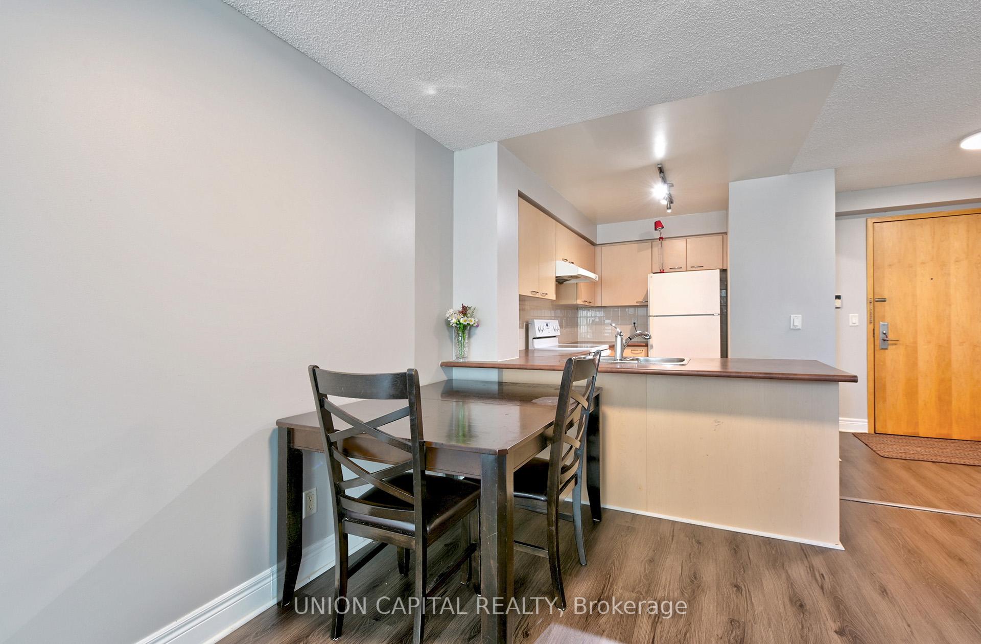 Photo 8 of Unit 717, 62 Suncrest Boulevard, Markham, Commerce Valley — HOMEH