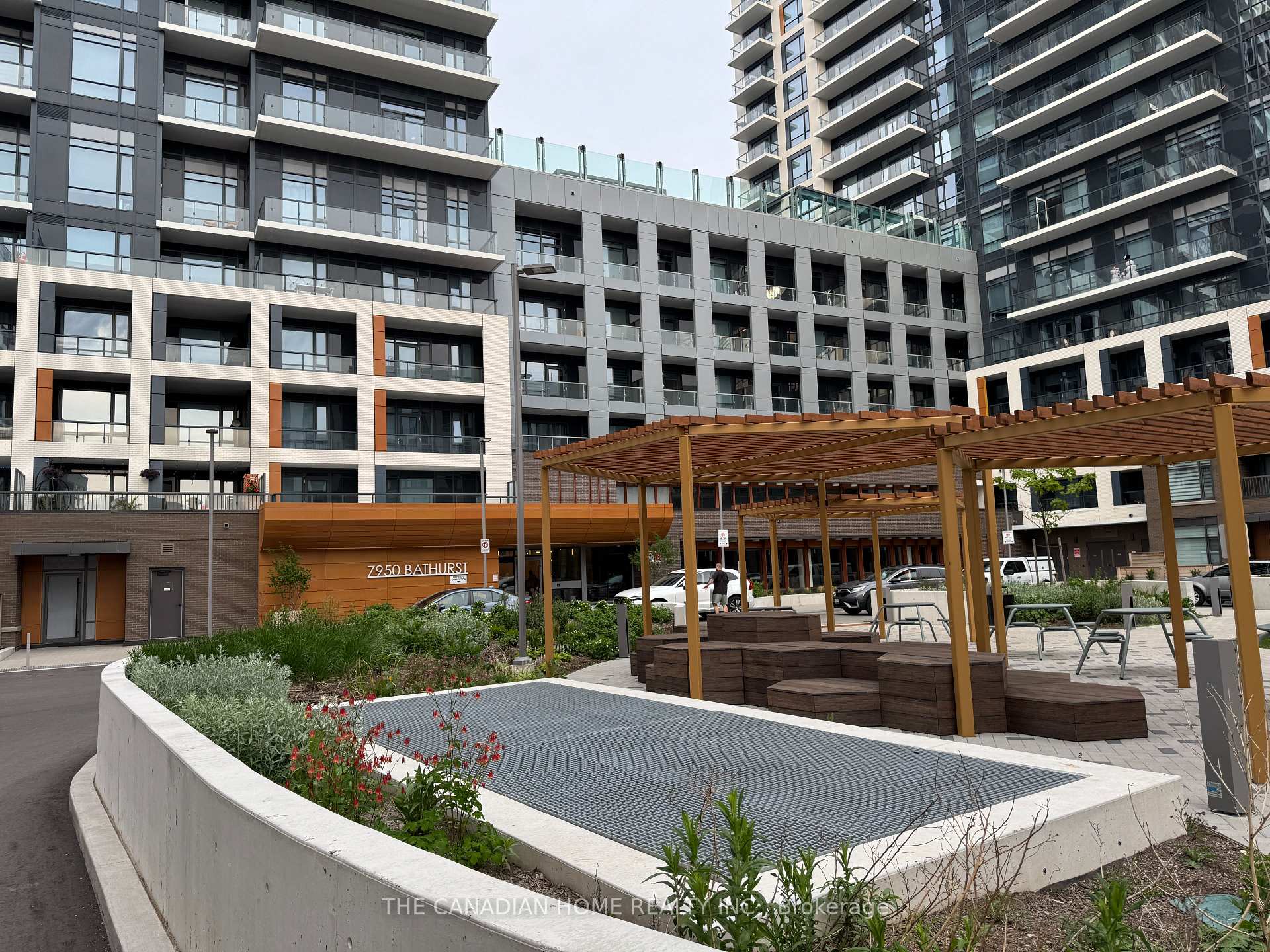 Photo 1 of Unit A820, 7950 Bathurst Street, Vaughan, Beverley Glen — HOMEH