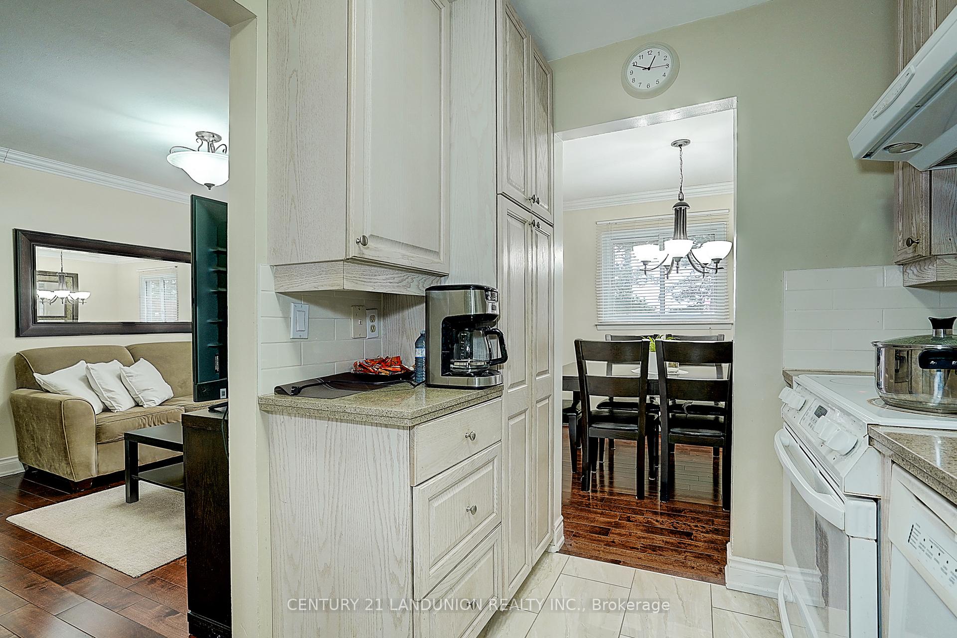 Photo 16 of 20 Niles Way S, Markham, Aileen-Willowbrook — HOMEH