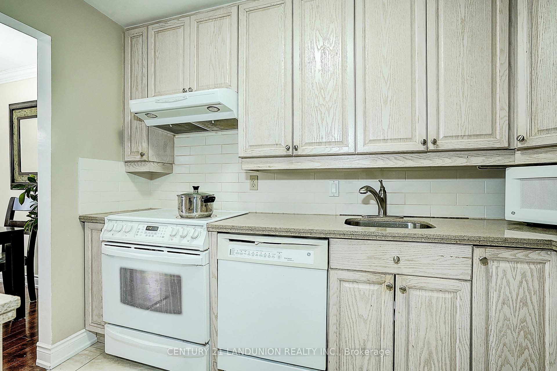 Photo 18 of 20 Niles Way S, Markham, Aileen-Willowbrook — HOMEH