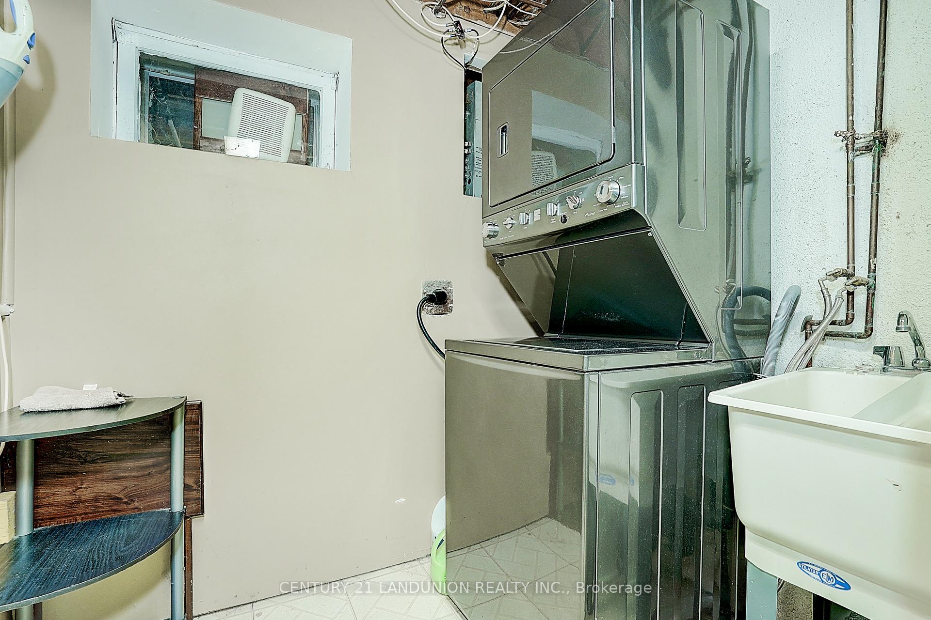 Photo 29 of 20 Niles Way S, Markham, Aileen-Willowbrook — HOMEH