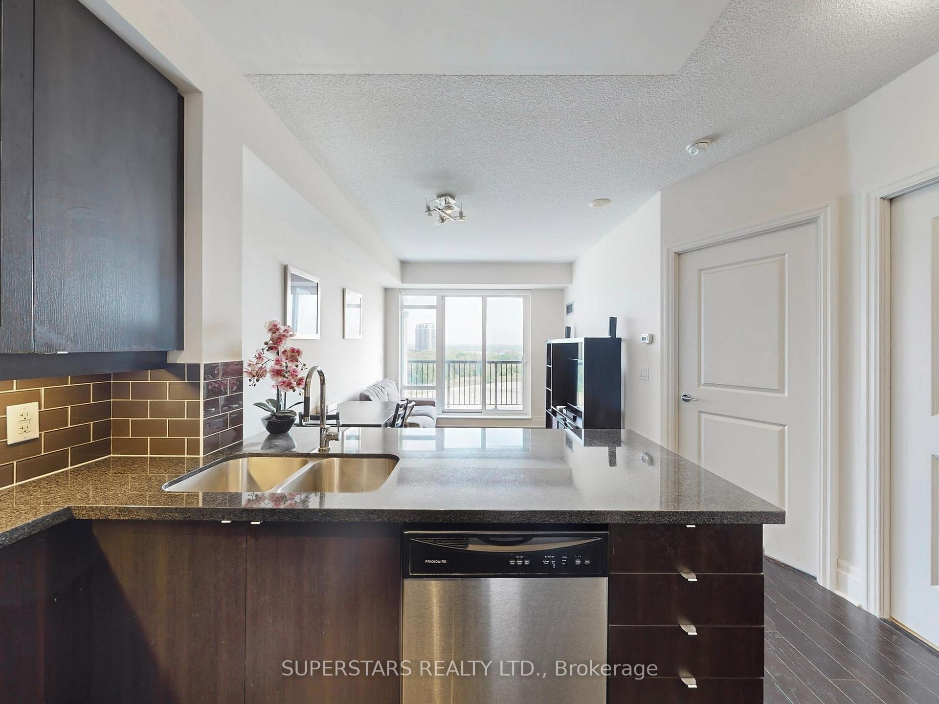 Photo 7 of Unit 703, 131 Upper Duke Crescent, Markham, Unionville — HOMEH