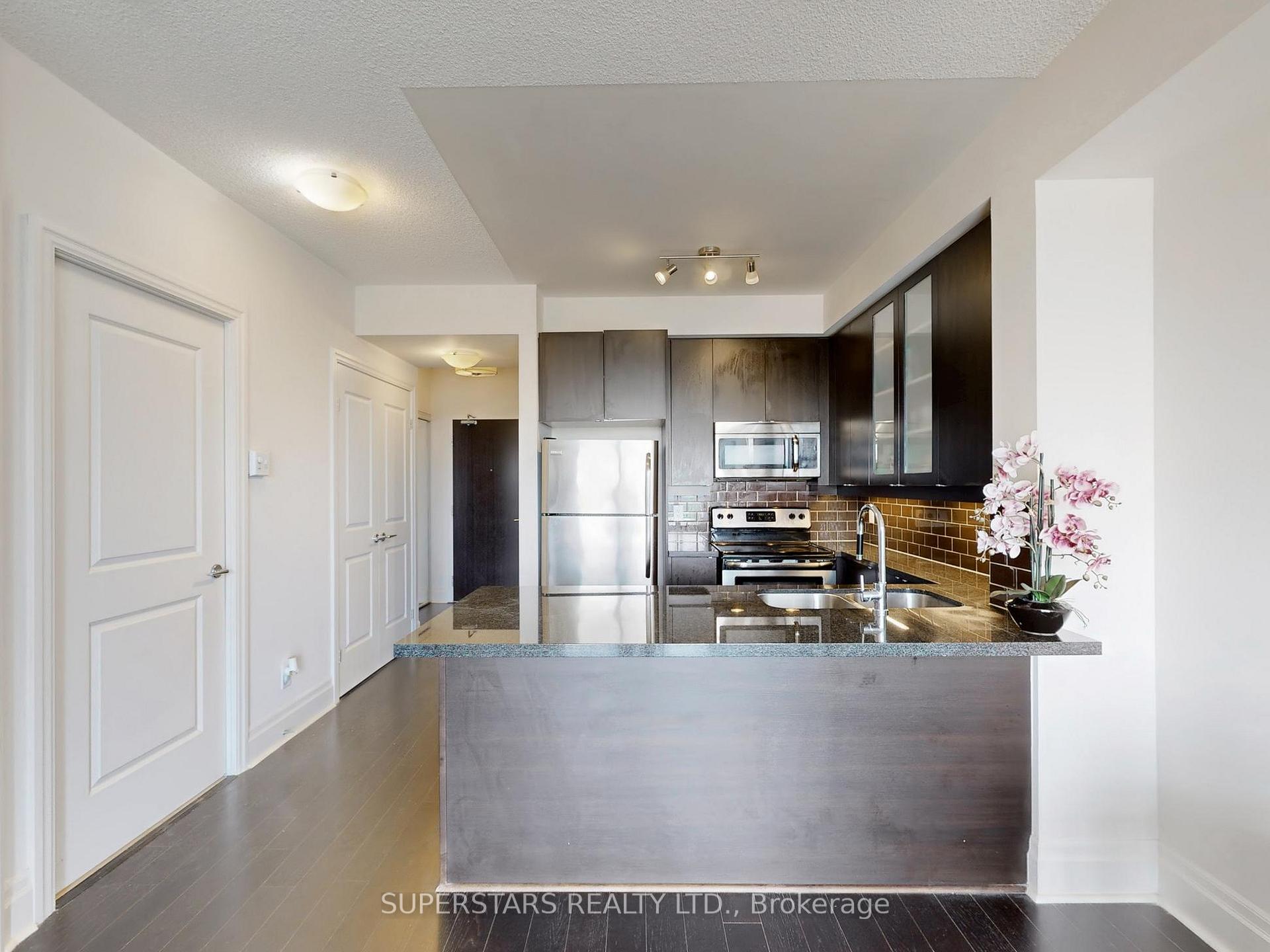Photo 14 of Unit 703, 131 Upper Duke Crescent, Markham, Unionville — HOMEH