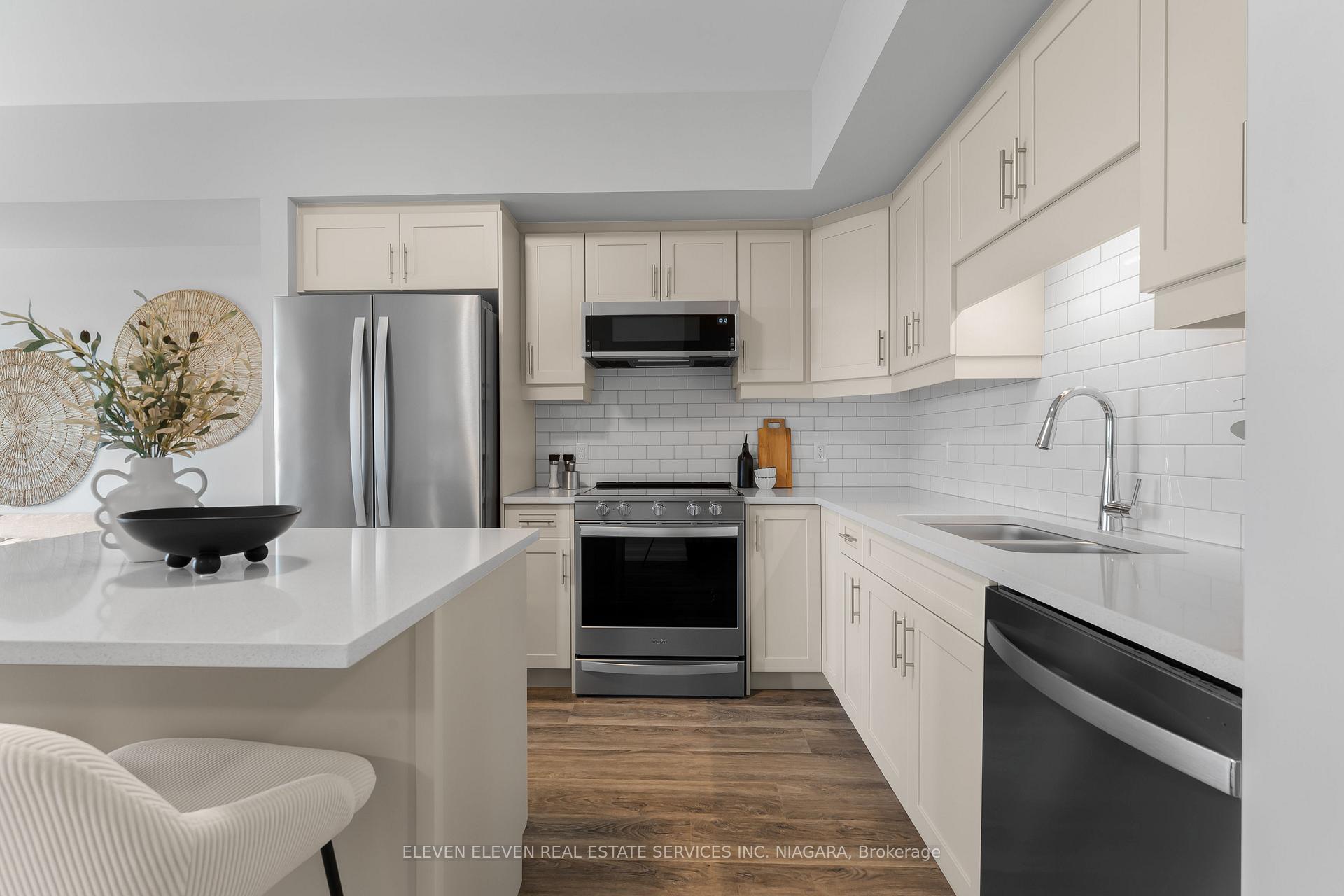 Photo 3 of Unit 406, 118 Summersides Boulevard, Pelham, Fonthill — HOMEH