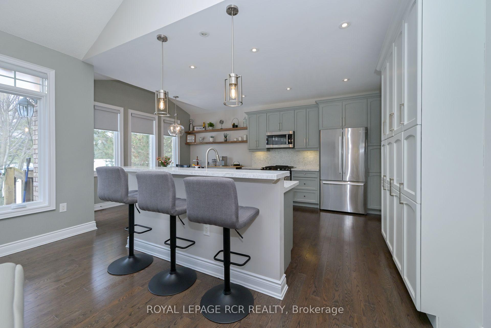 Photo 6 of 2 Tuscany Grande, New Tecumseth, Alliston — HOMEH