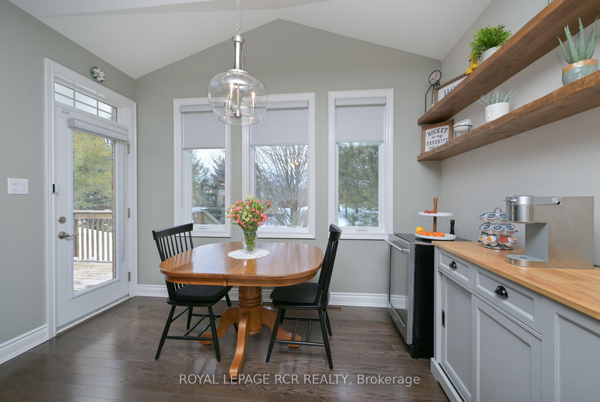 Photo 10 of 2 Tuscany Grande, New Tecumseth, Alliston — HOMEH