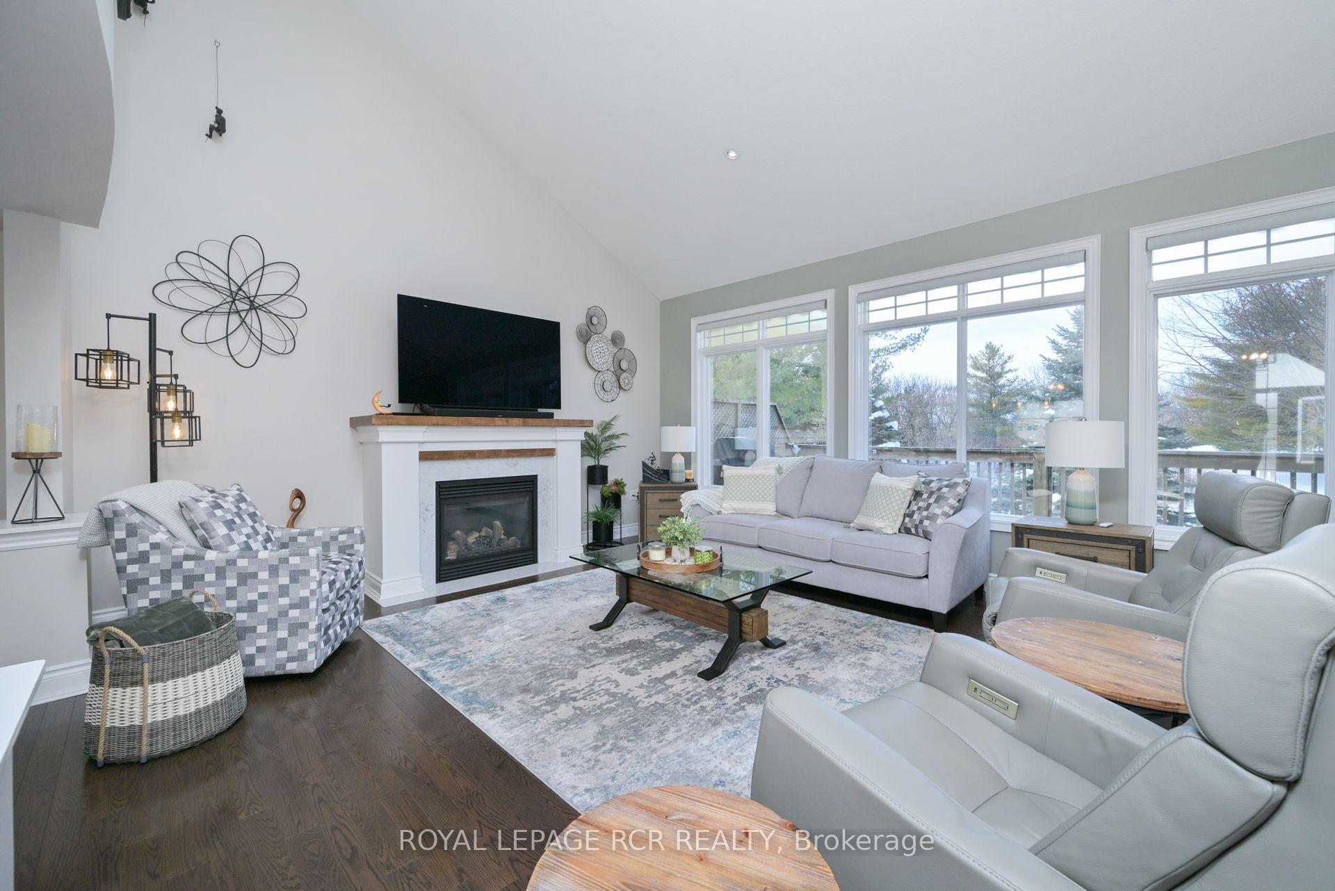 Photo 13 of 2 Tuscany Grande, New Tecumseth, Alliston — HOMEH