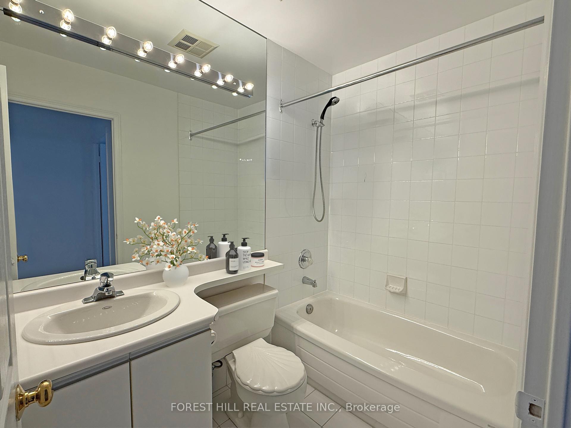 Photo 15 of Unit Ph109, 7250 Yonge Street, Vaughan, Crestwood-Springfarm-Yorkhill — HOMEH