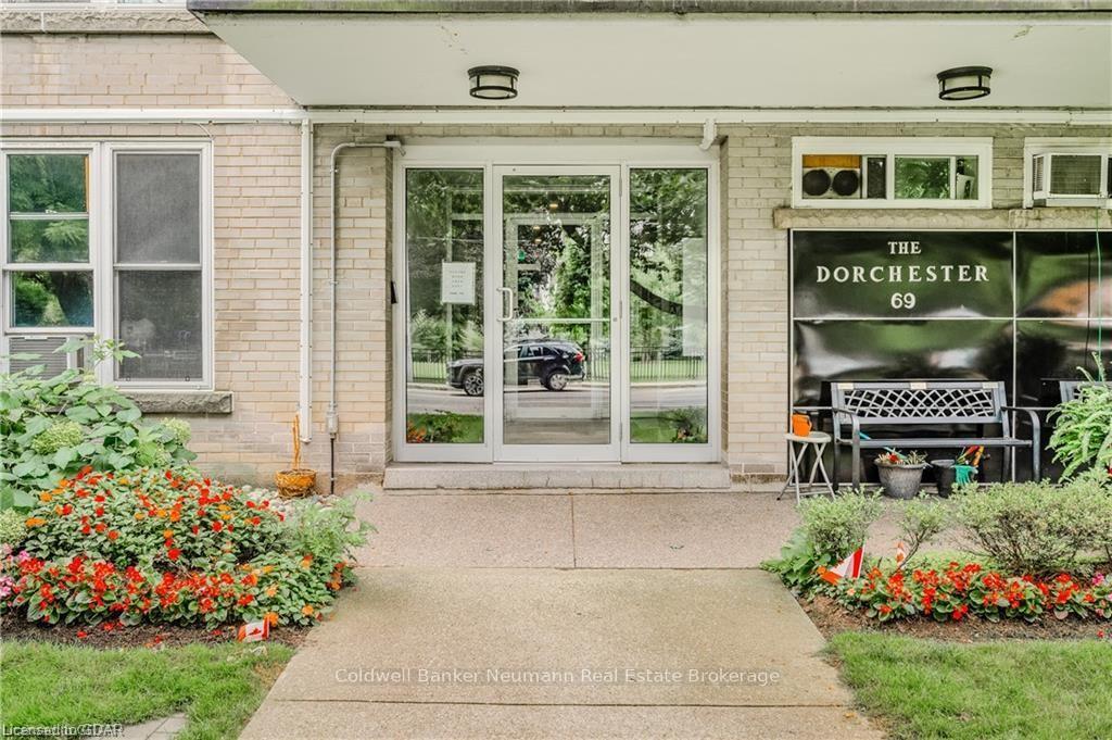 Photo 3 of Unit 402, 69 Herkimer Street, Hamilton, Durand — HOMEH