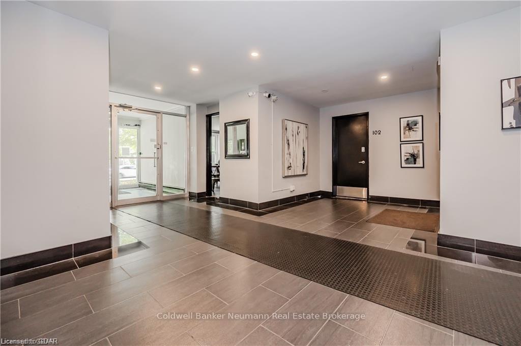 Photo 4 of Unit 402, 69 Herkimer Street, Hamilton, Durand — HOMEH