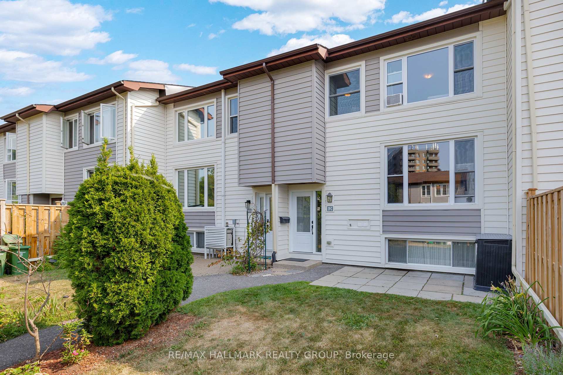 Photo 2 of Unit C, 19 Banner Road, Ottawa, Sheahan Estates/Trend Village — HOMEH