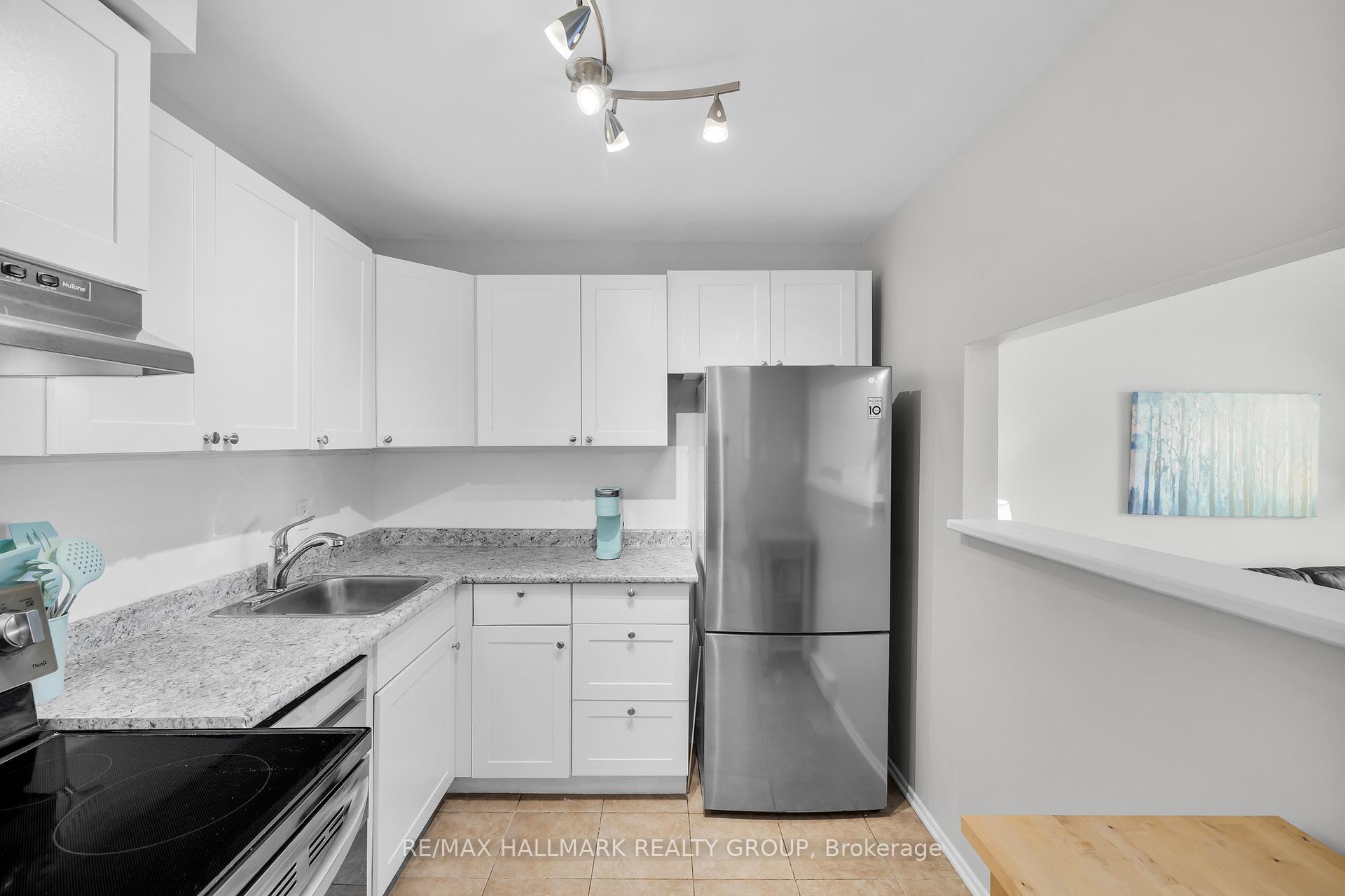 Photo 18 of Unit C, 19 Banner Road, Ottawa, Sheahan Estates/Trend Village — HOMEH