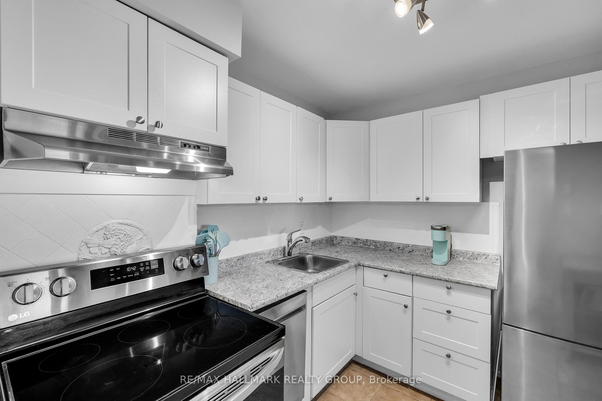Photo 19 of Unit C, 19 Banner Road, Ottawa, Sheahan Estates/Trend Village — HOMEH