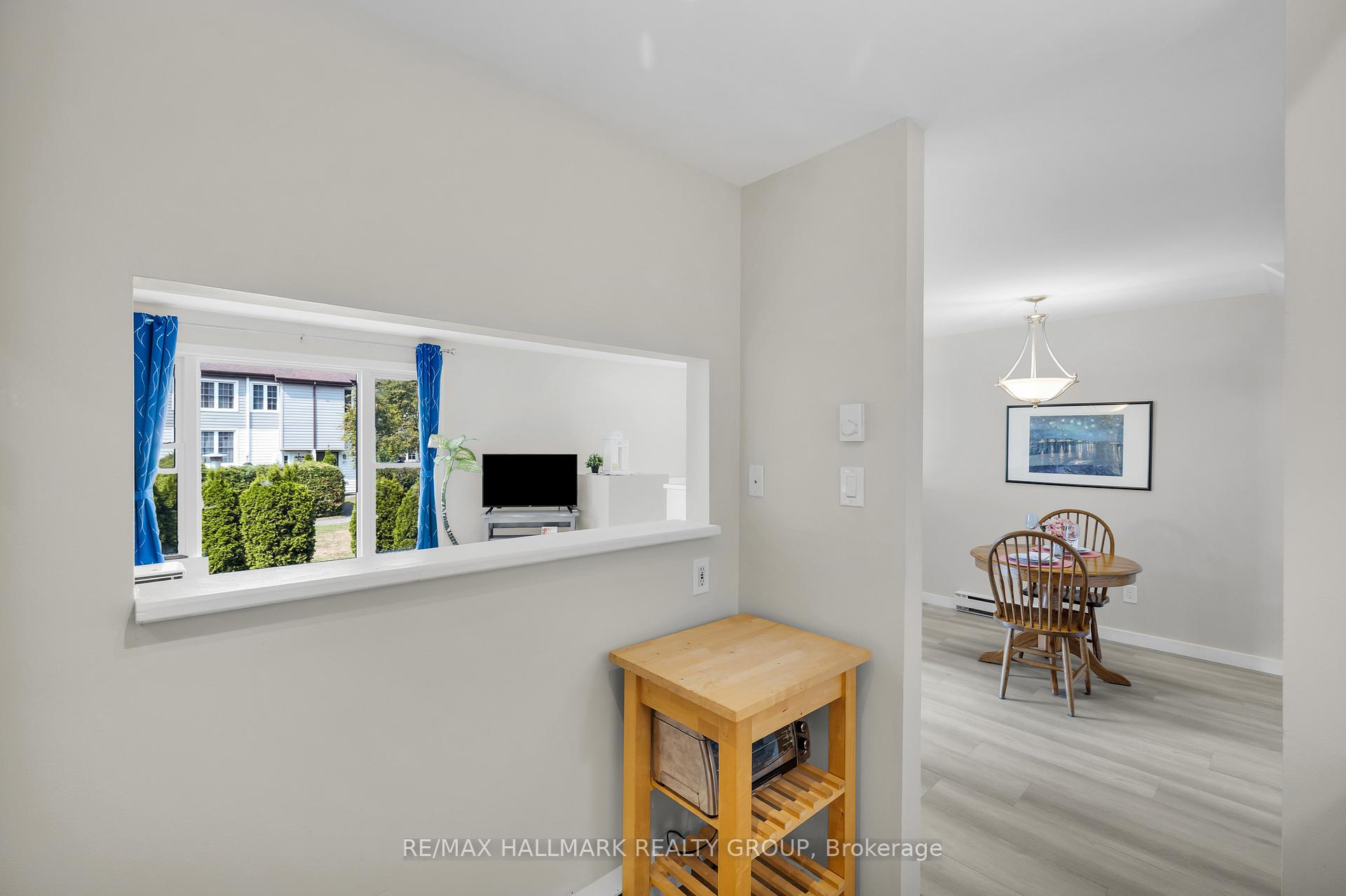 Photo 21 of Unit C, 19 Banner Road, Ottawa, Sheahan Estates/Trend Village — HOMEH