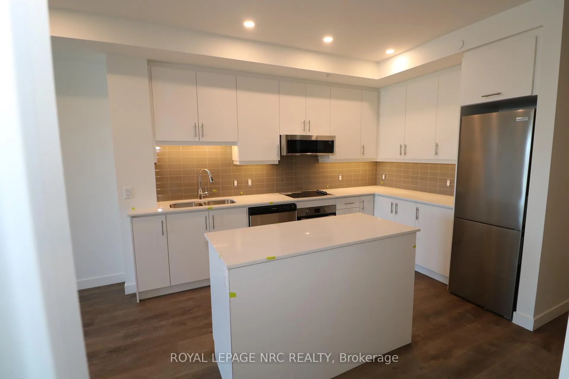 Front of Unit 311, 461 Green Road