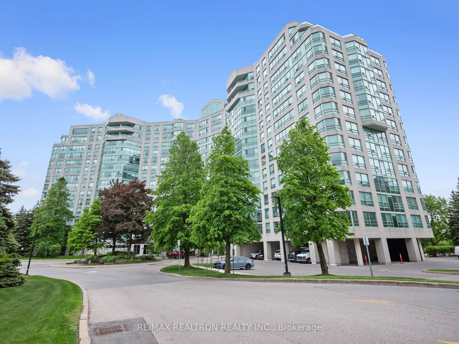 Photo 1 of Unit 204, 7805 Bayview Avenue, Markham, Aileen-Willowbrook — HOMEH