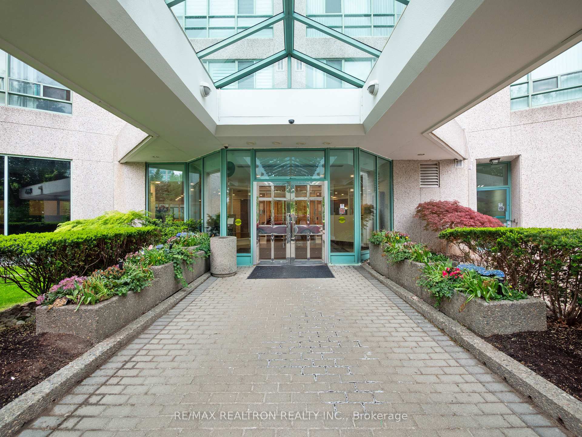 Photo 3 of Unit 204, 7805 Bayview Avenue, Markham, Aileen-Willowbrook — HOMEH