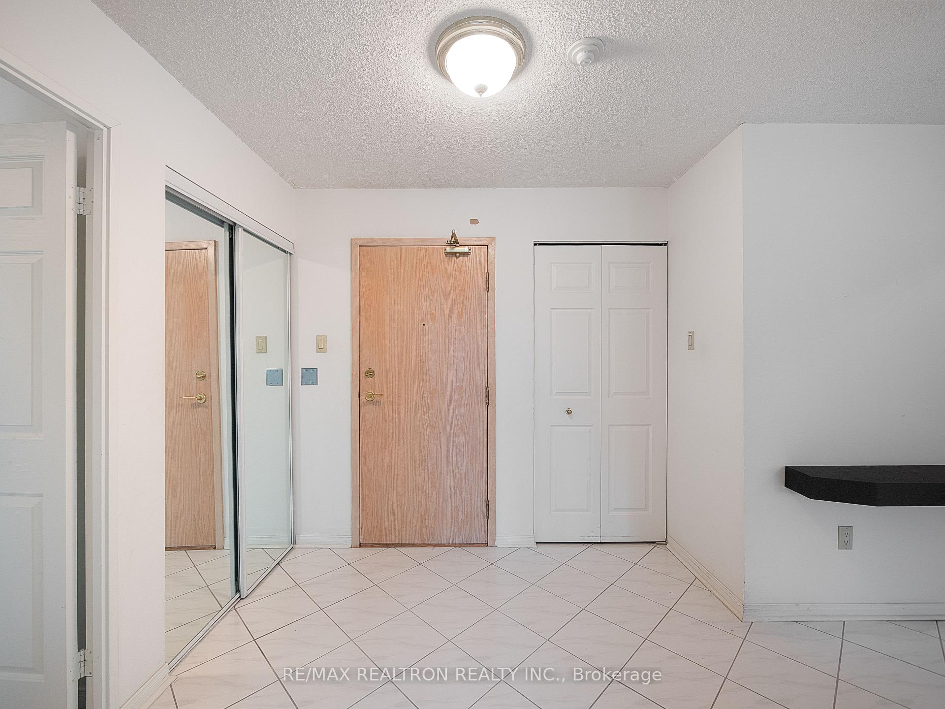 Photo 5 of Unit 204, 7805 Bayview Avenue, Markham, Aileen-Willowbrook — HOMEH