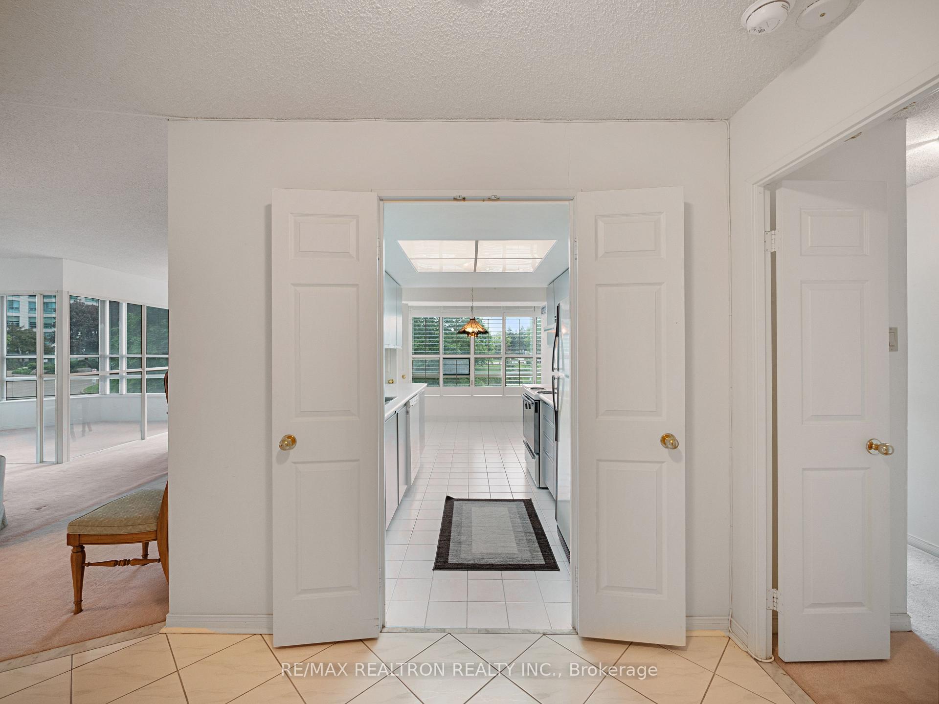 Photo 6 of Unit 204, 7805 Bayview Avenue, Markham, Aileen-Willowbrook — HOMEH