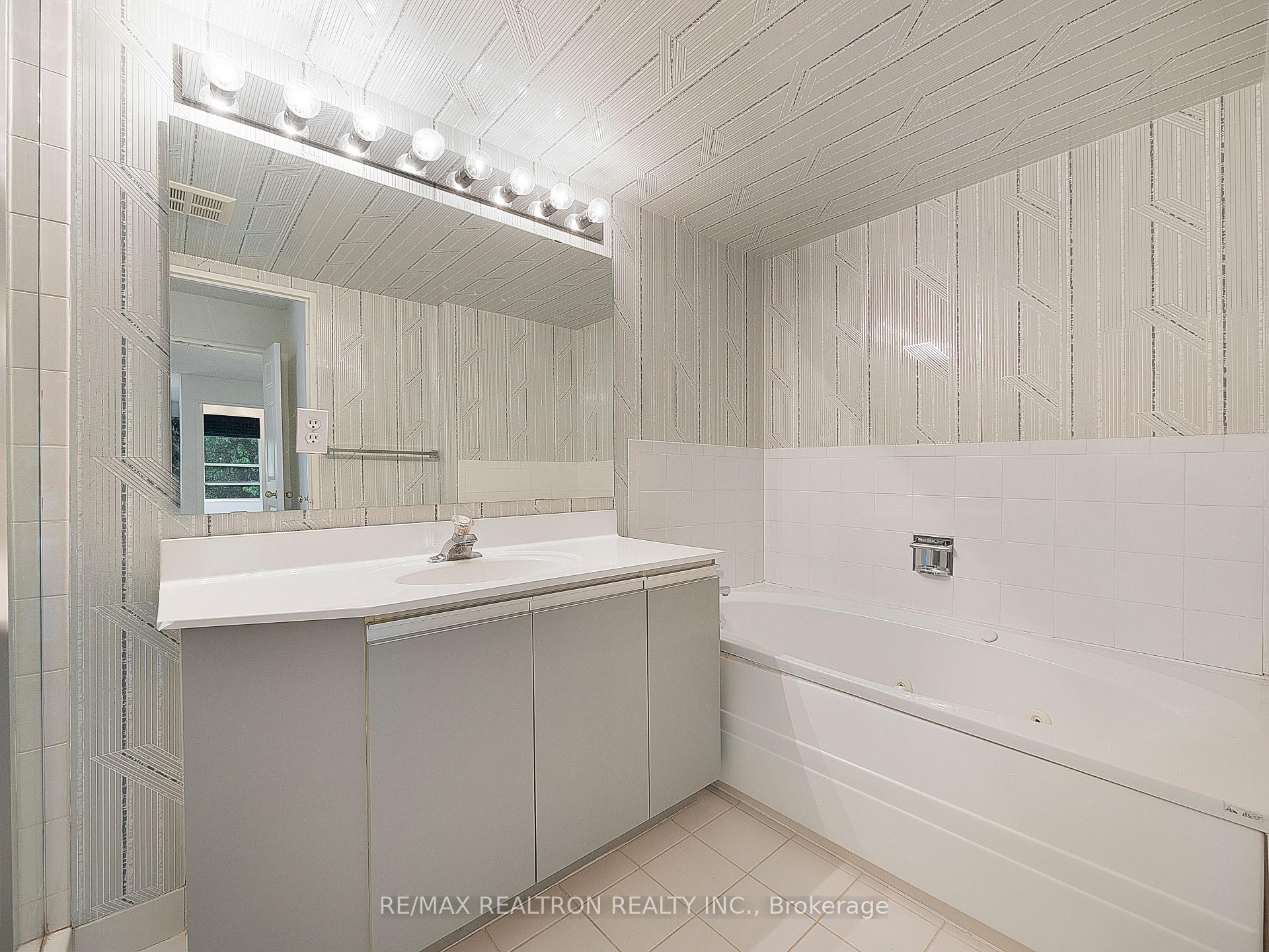 Photo 29 of Unit 204, 7805 Bayview Avenue, Markham, Aileen-Willowbrook — HOMEH