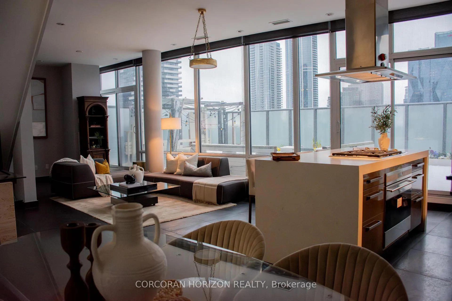 Photo 4 of Unit PH3301, 1 Market Street, Toronto, Waterfront Communities — HOMEH